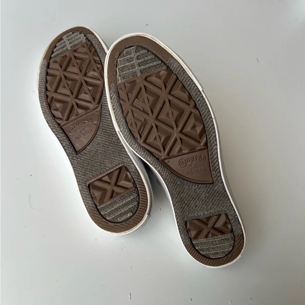 Converse very good